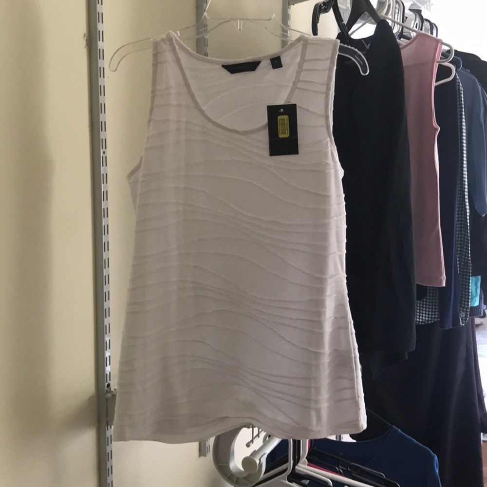 Lady’s white tank